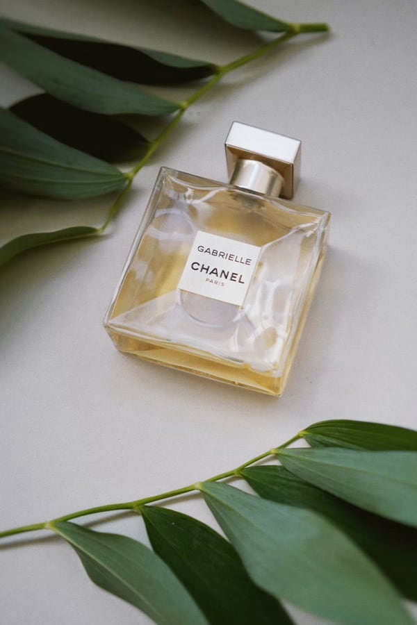 image of chanel perfume (desktop version)